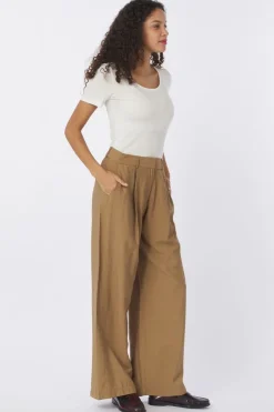 Broek Perry-AWARE New