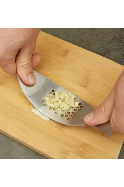 Gadget Fish Garlic Press-Kikkerland Clearance