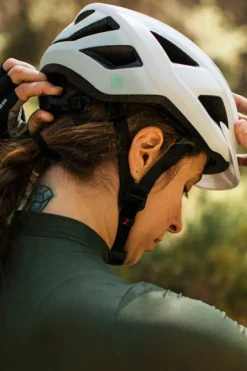 Online Lazer Fietshelm Cerro Kineticore Mat Wit Mint