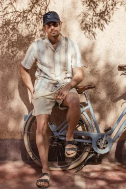 Short 4054-Revolution Hot