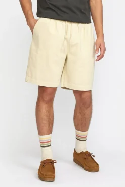 Short 4054-Revolution Hot