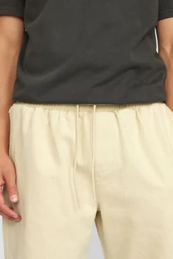 Short 4054-Revolution Hot