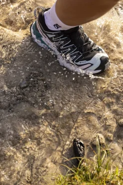 Clearance Salomon Trailschoenen Xa Pro 3D V9 Gore-Tex W Black/Bleached Aqua/Harbor Blue