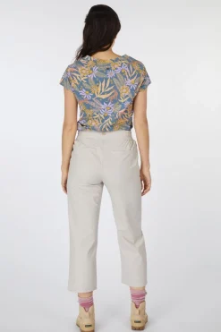 T-Shirt Neha V-Neck Tee-Sherpa Fashion