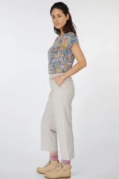 T-Shirt Neha V-Neck Tee-Sherpa Fashion